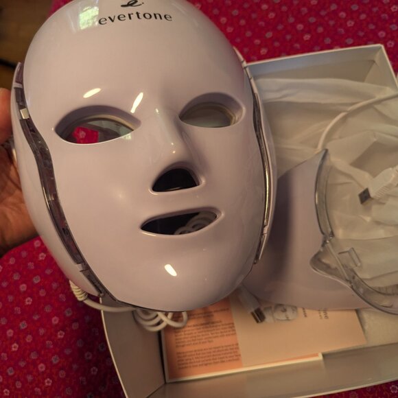 NWT Evertone OmniGlow Face Neck Mask 7 LED Colors Microcurrent Skin Rejuvenating - Picture 5 of 10